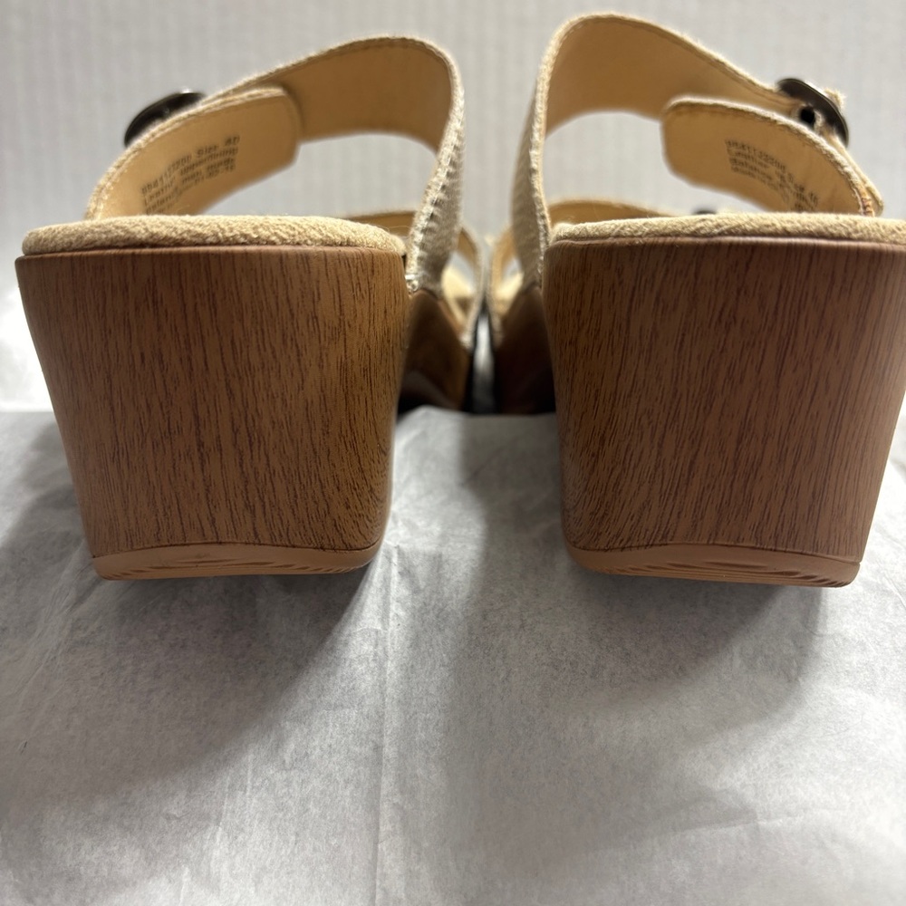 Dansko Sophie Size 40 Cream Leather Straps Buckle Comfort Wedge Sandals Summer - Picture 5 of 11